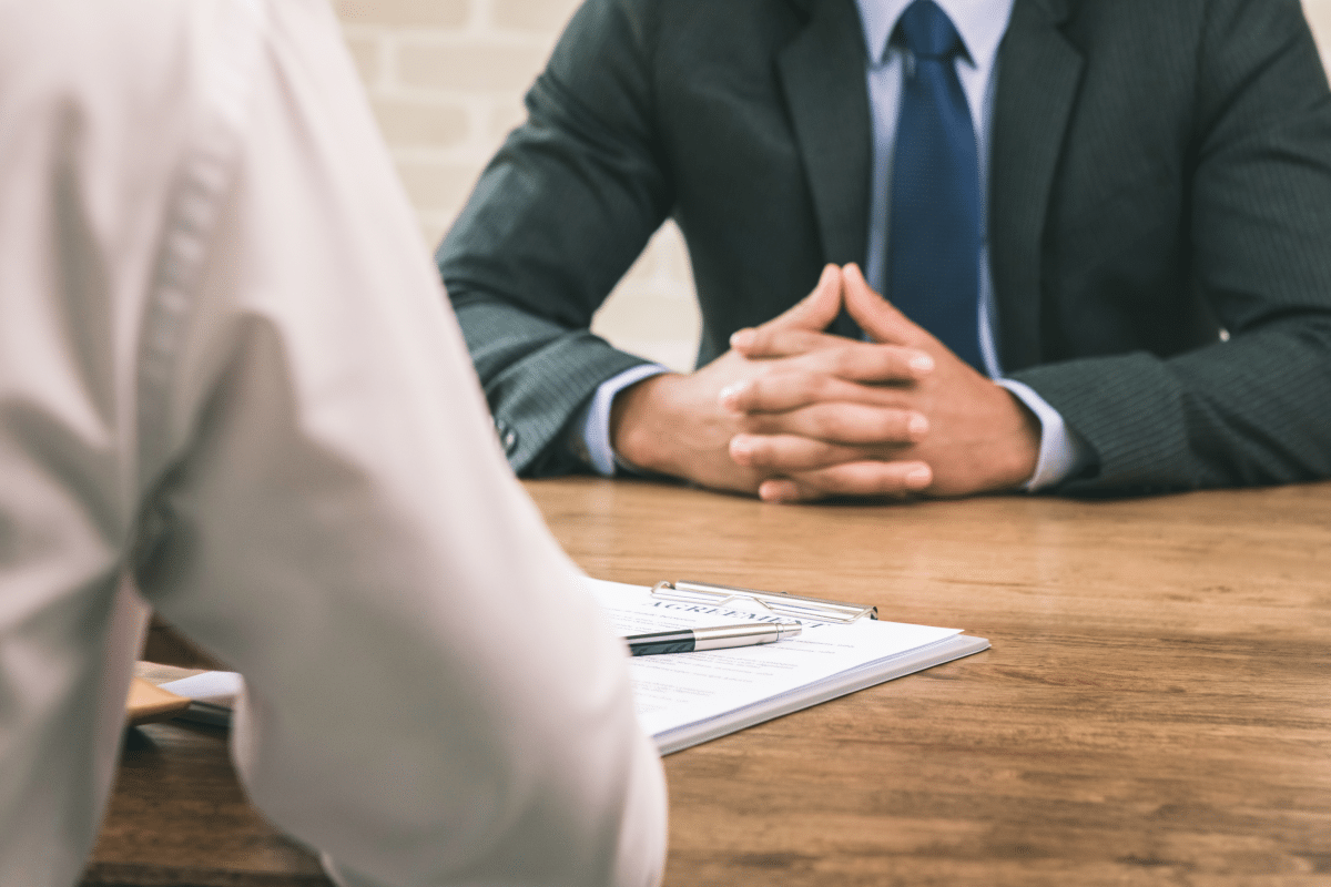 Non-verbal feedback in a performance review